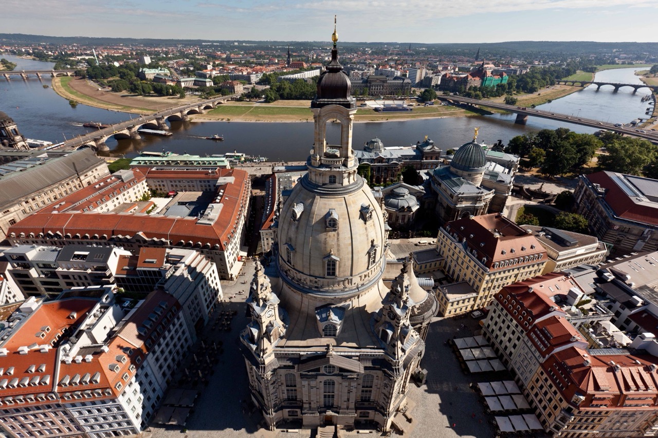 <b>fotoforum Impulse: Jürgen Hohmuth: Perspektivwechsel: Fotografien aus dem Zeppelin</b><br />03.10.2026 7 <b>fotoforum Impulse: Jürgen Hohmuth: Perspektivwechsel: Fotografien aus dem Zeppelin</b><br />03.10.2026 – Bild 7