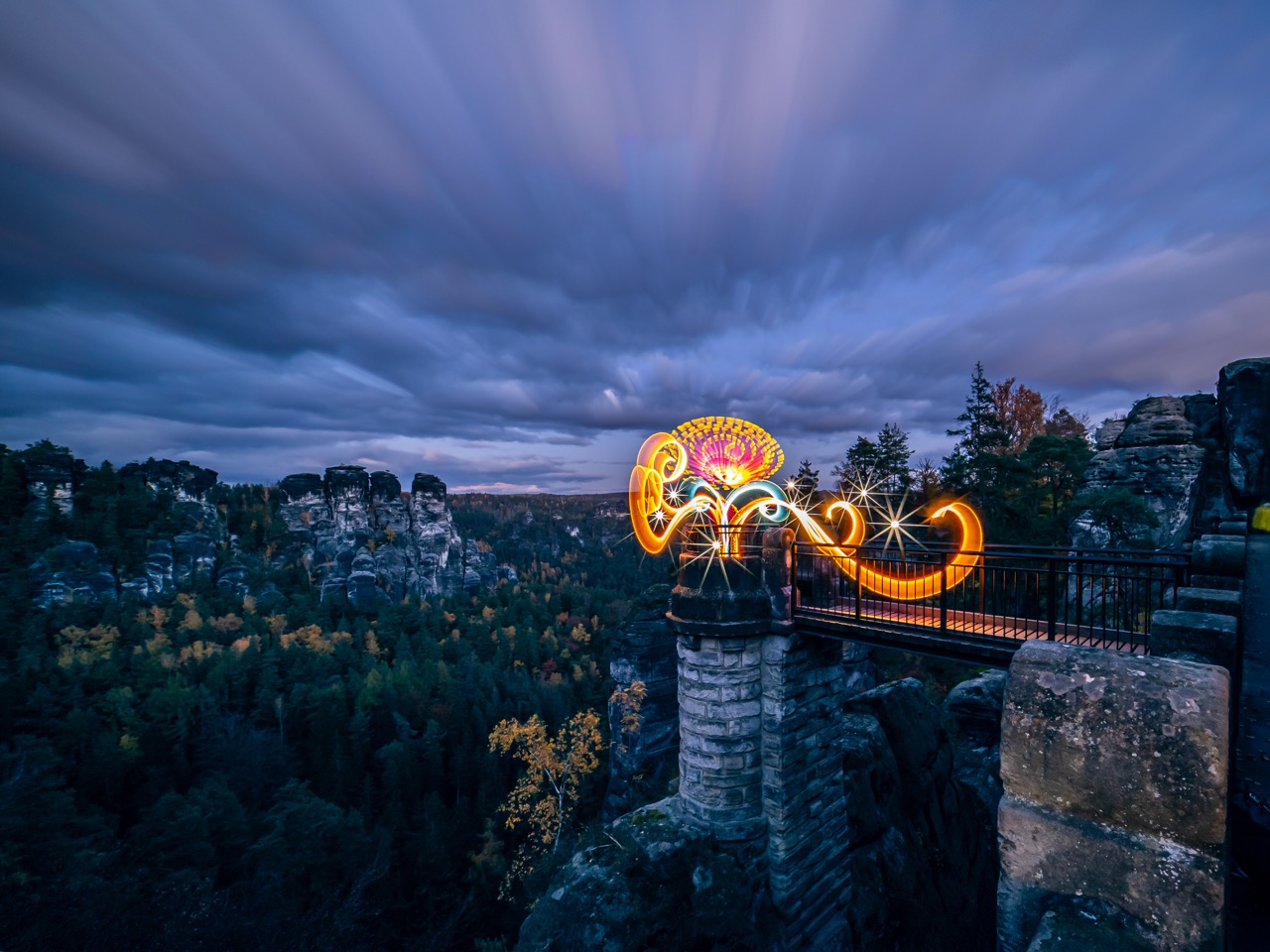 <b>Lightpainting Intensiv-Workshop mit Olaf Schieche / ZOLAQ</b><br />16.03.2027 - 06.04.2027 5 Lightpainting Intensiv-Workshop mit Olaf Schieche / ZOLAQ