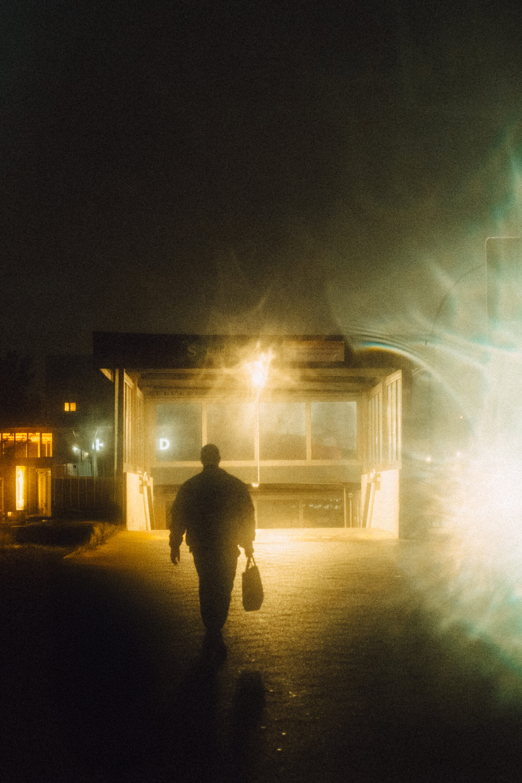 <b>Moody Streetfotografie – Light, Mood & Intuition</b><br />15.01.2027 4 Moody Streetfotografie – Light, Mood & Intuition